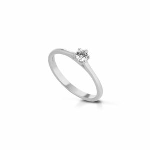 Elegantan dijamantski prsten